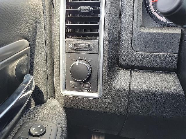 2024 RAM 1500 Classic Warlock 4x4 Crew Cab 5'7" Box