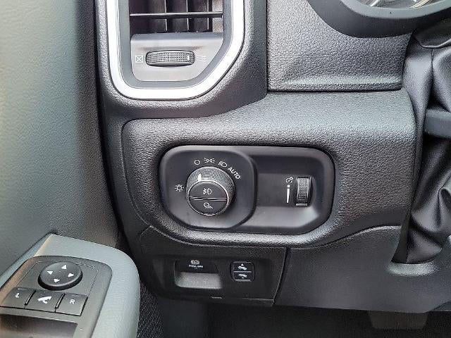 2023 RAM 1500 Big Horn 4x4 Crew Cab 6'4" Box