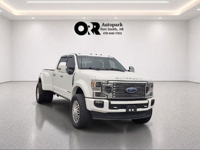 2022 Ford Super Duty F-450 DRW Platinum 4WD Crew Cab 8' Box