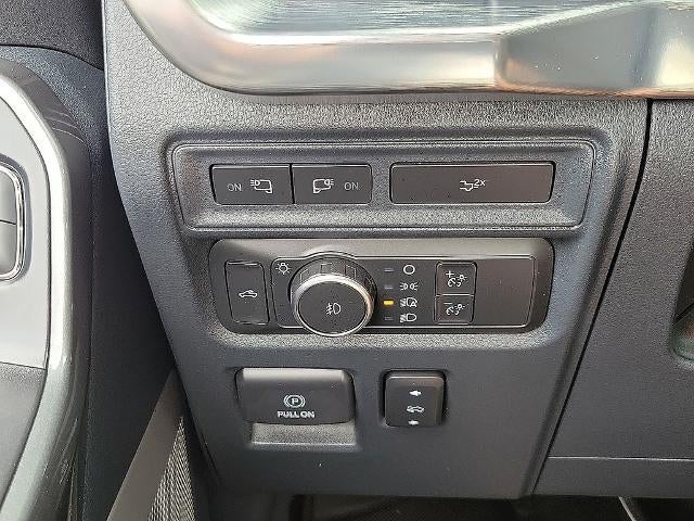 2022 Ford F-150 LARIAT 4WD SuperCrew 5.5' Box