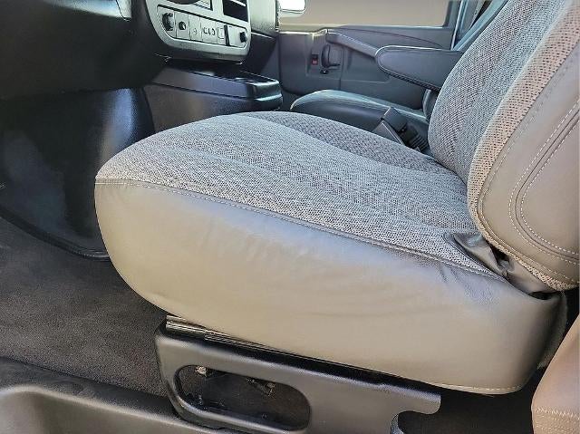 2020 Chevrolet Express Passenger 3500 Extended Wheelbase Rear-Wheel Drive 1LT