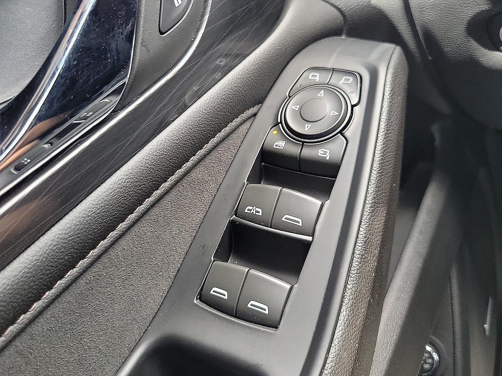 2023 Chevrolet Traverse FWD 2LZ