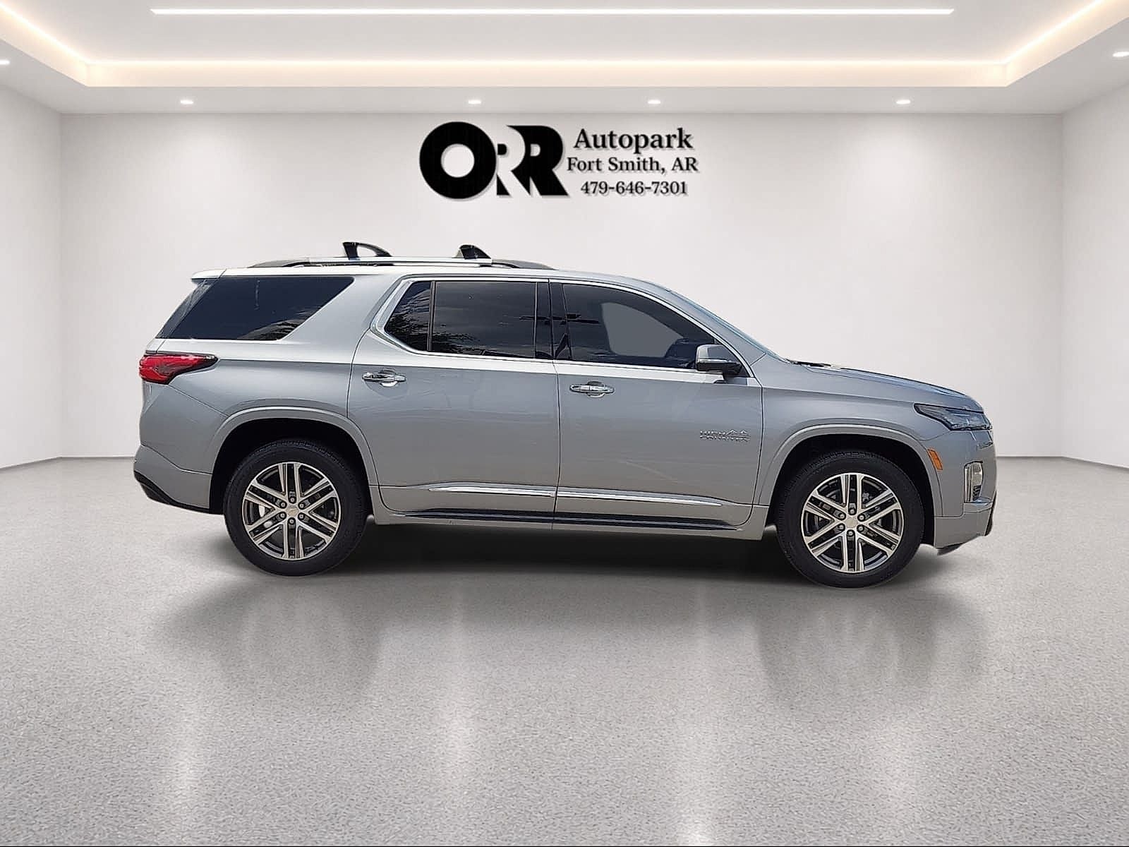 2023 Chevrolet Traverse FWD 2LZ