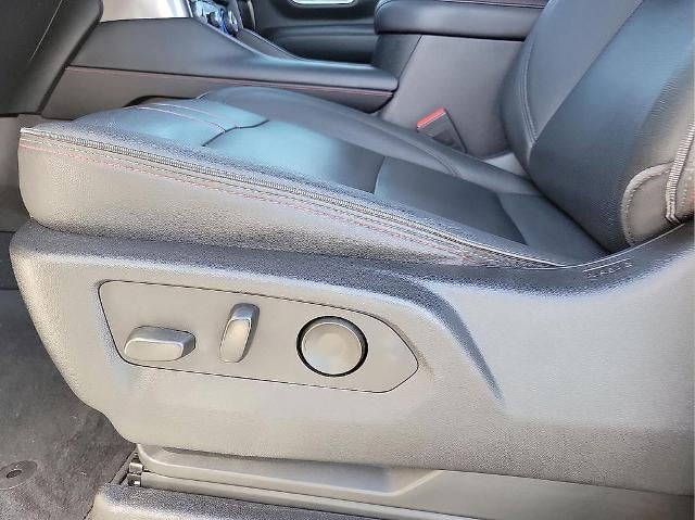 2022 Chevrolet Suburban 4WD RST