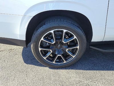 2022 Chevrolet Suburban 4WD RST