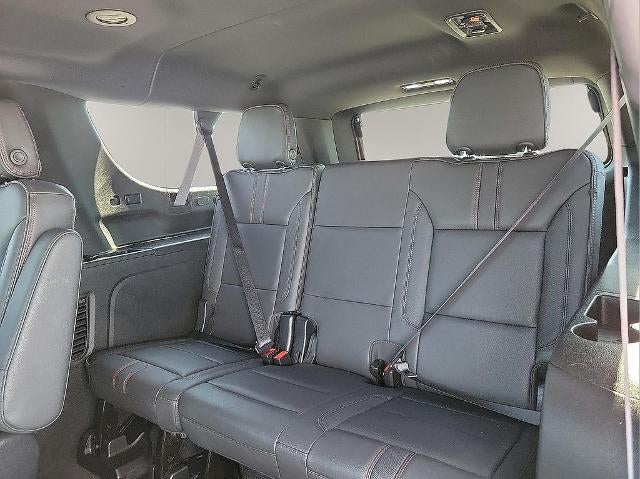 2022 Chevrolet Suburban 4WD RST