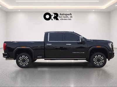 2026 GMC Sierra 2500 HD Crew Cab Standard Box 4-Wheel Drive Denali Ultimate