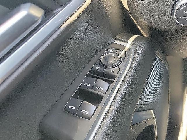 2025 GMC Sierra 1500 Crew Cab Short Box 4-Wheel Drive SLT
