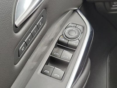 2025 Cadillac XT4 FWD 4dr Premium Luxury