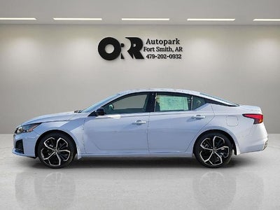 2025 Nissan Altima SR FWD
