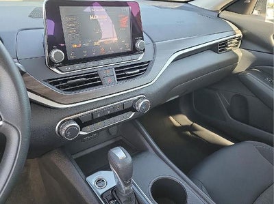 2025 Nissan Altima SV FWD