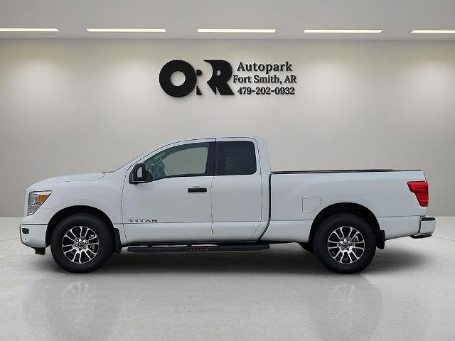 2024 Nissan Titan 4x4 King Cab SV