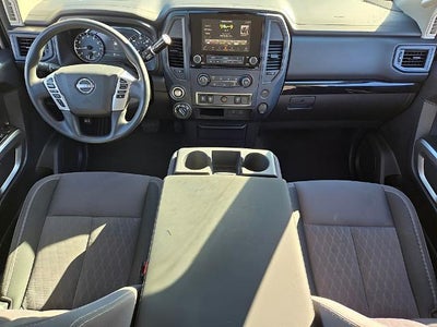 2023 Nissan Titan 4x4 Crew Cab SV