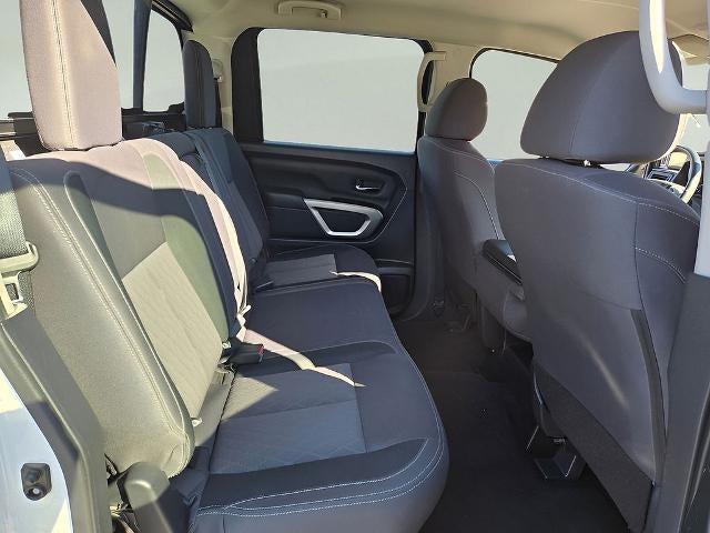 2023 Nissan Titan 4x4 Crew Cab SV