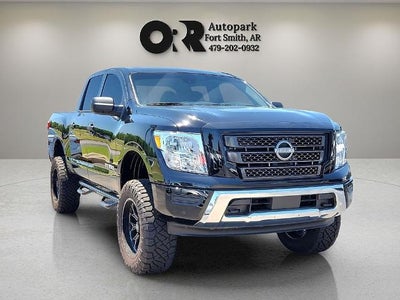 2024 Nissan Titan 4x4 Crew Cab SV