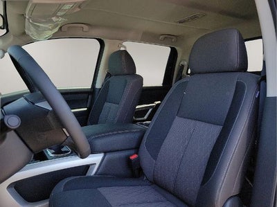 2024 Nissan Titan 4x4 Crew Cab SV