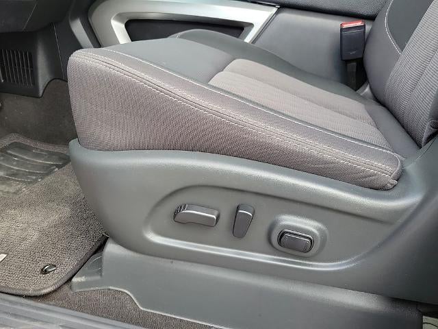 2024 Nissan Titan 4x4 Crew Cab SV