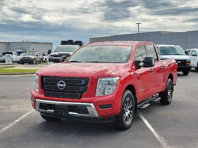 2024 Nissan Titan 4x4 Crew Cab SV