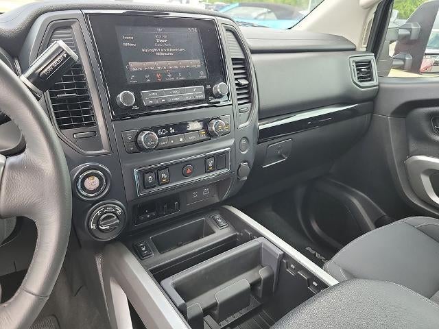 2024 Nissan Titan 4x4 Crew Cab SV
