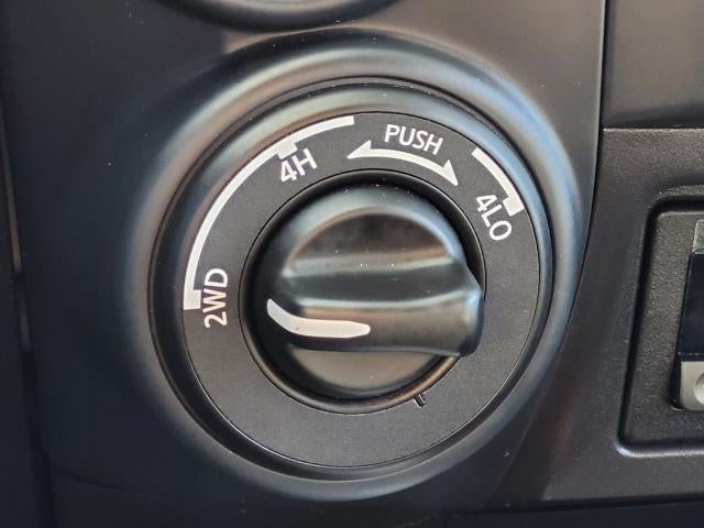 2024 Nissan Titan 4x4 Crew Cab SV