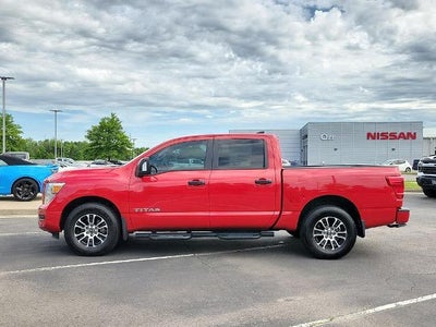 2024 Nissan Titan 4x4 Crew Cab SV