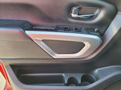 2024 Nissan Titan 4x4 Crew Cab SV