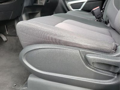 2022 Nissan Titan 4x2 Crew Cab SV