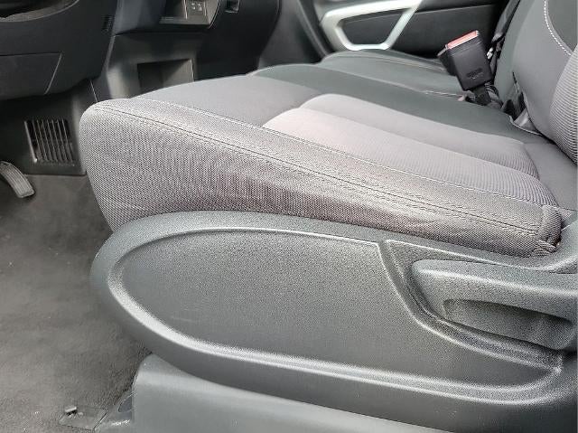 2022 Nissan Titan 4x2 Crew Cab SV