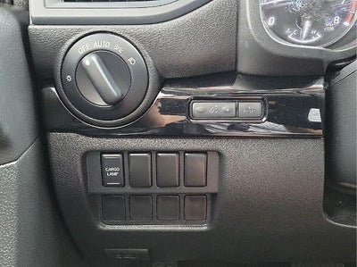 2022 Nissan Titan 4x2 Crew Cab SV