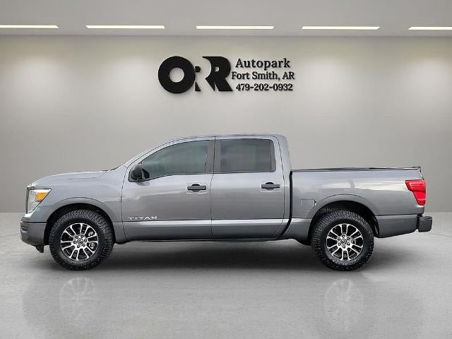 2022 Nissan Titan 4x2 Crew Cab SV
