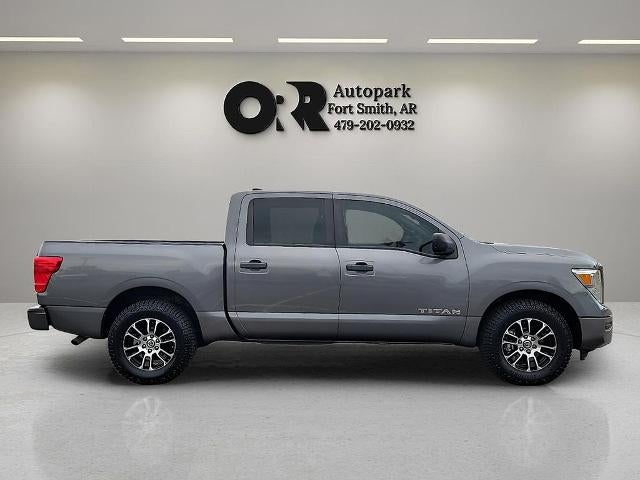 2022 Nissan Titan 4x2 Crew Cab SV