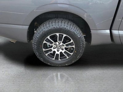 2022 Nissan Titan 4x2 Crew Cab SV