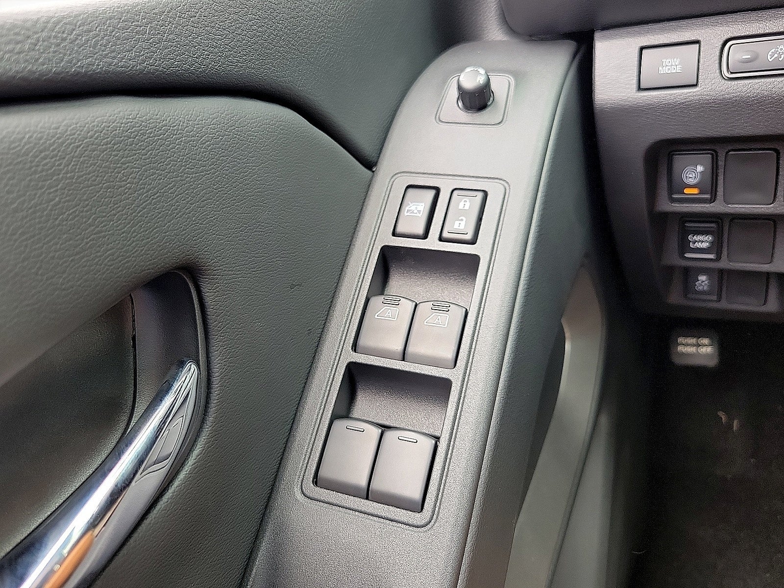 2027 Nissan Frontier Crew Cab 4x2 SV