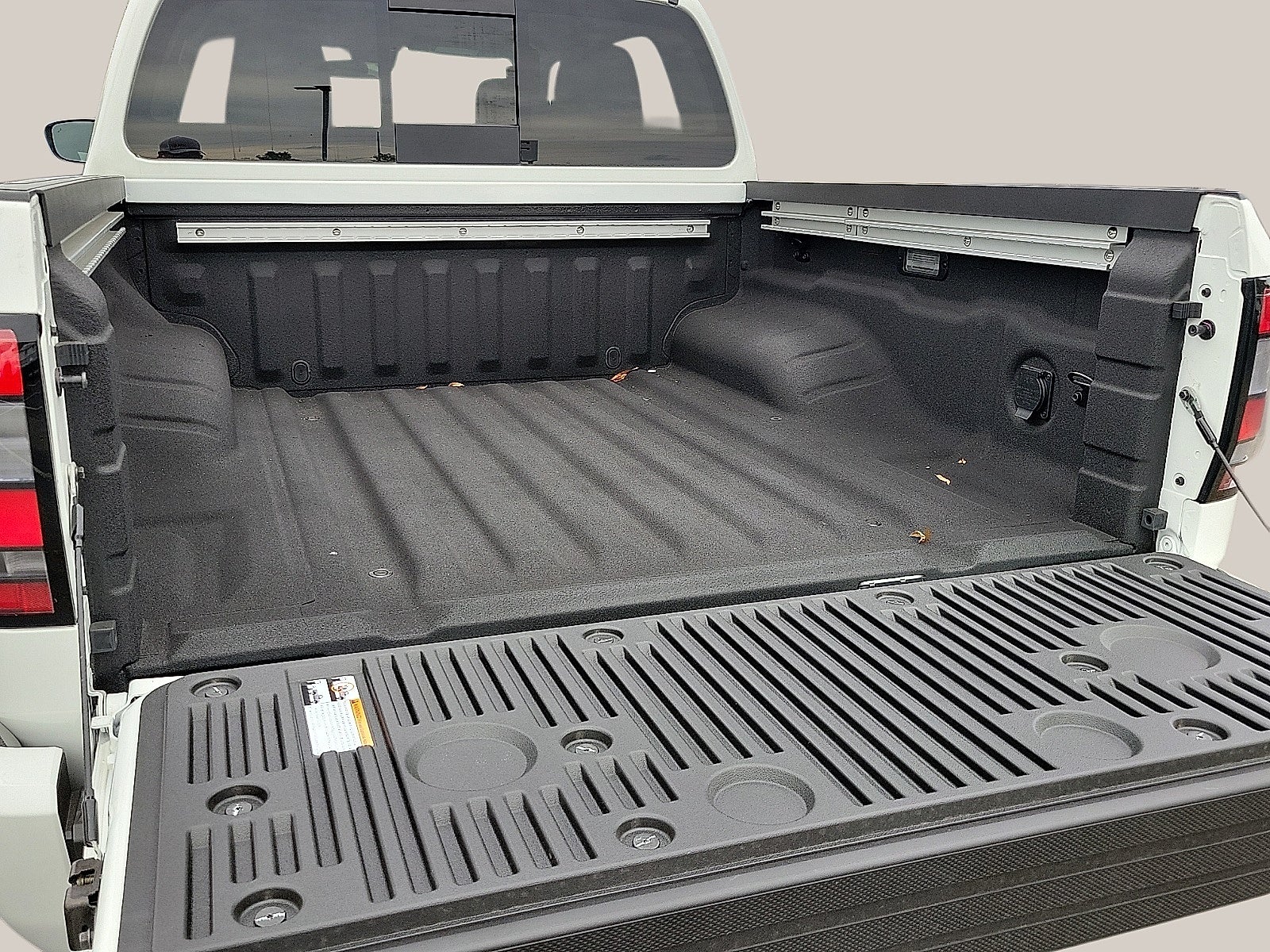2027 Nissan Frontier Crew Cab 4x2 SV