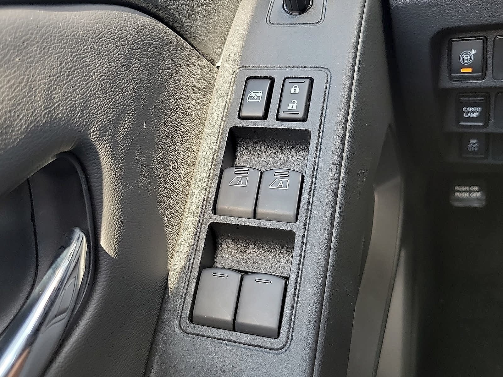 2027 Nissan Frontier Crew Cab 4x2 SV