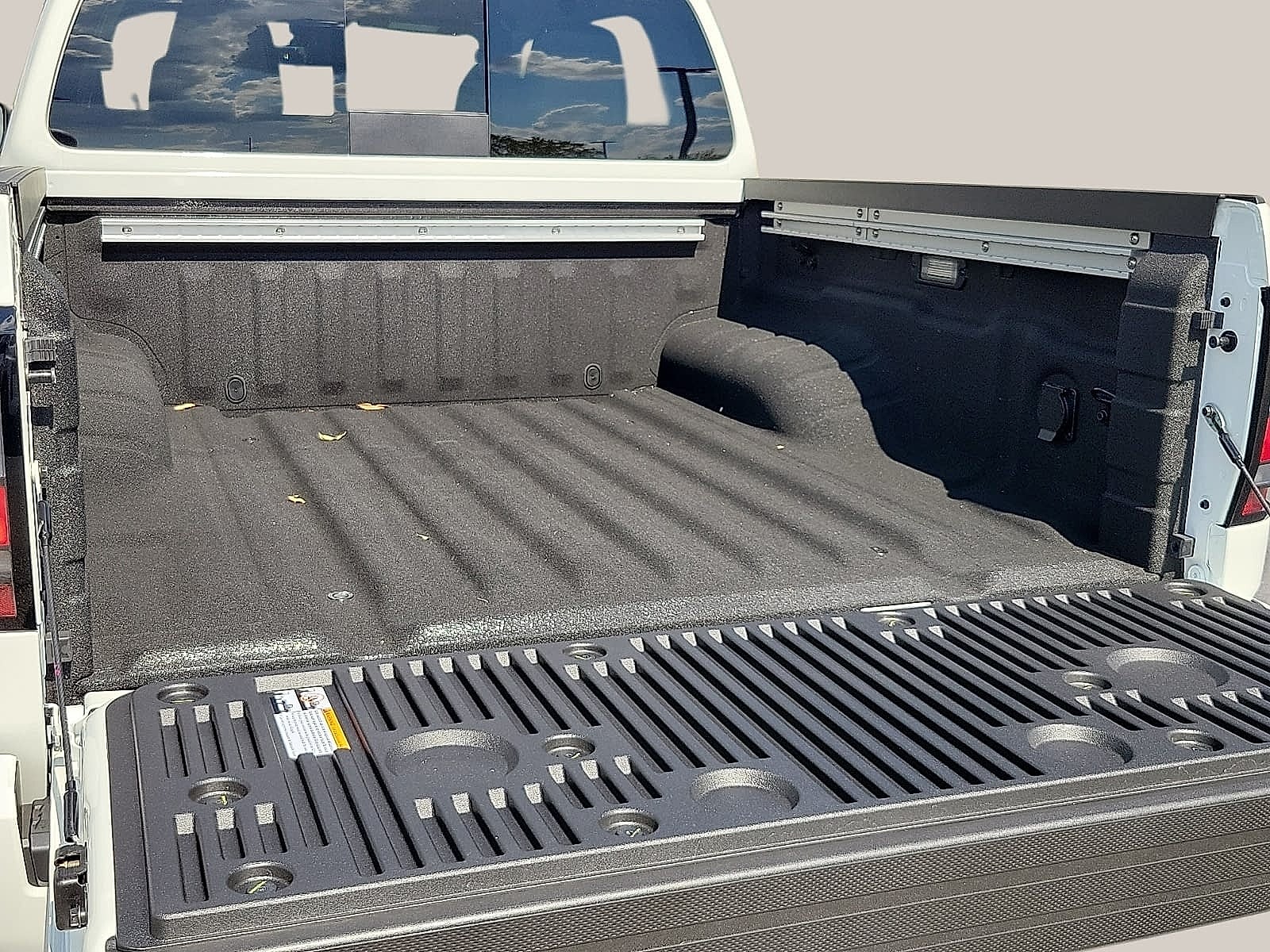 2027 Nissan Frontier Crew Cab 4x2 SV