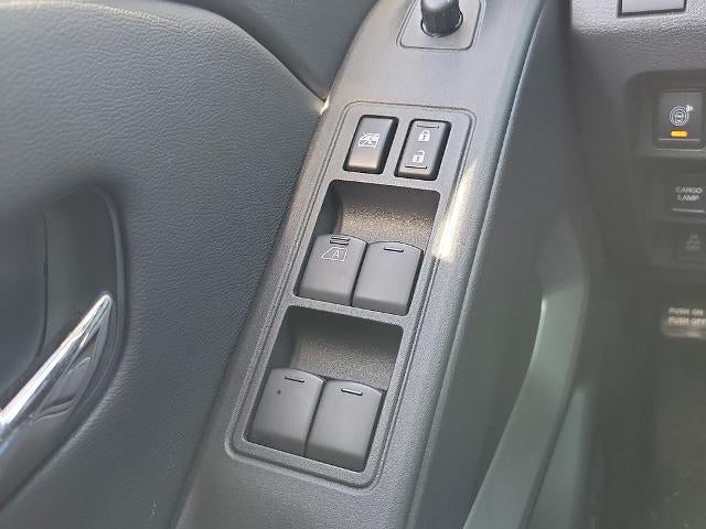 2025 Nissan Frontier Crew Cab 4x4 SL