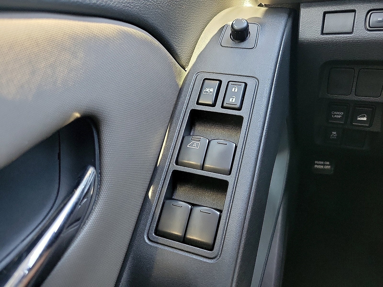 2024 Nissan Frontier Crew Cab 4x4 SV