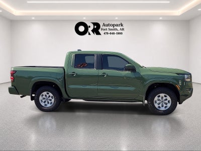 2024 Nissan Frontier Crew Cab 4x4 SV