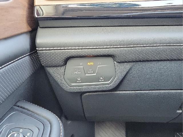 2024 Volkswagen Atlas 2.0T SE w/Technology FWD