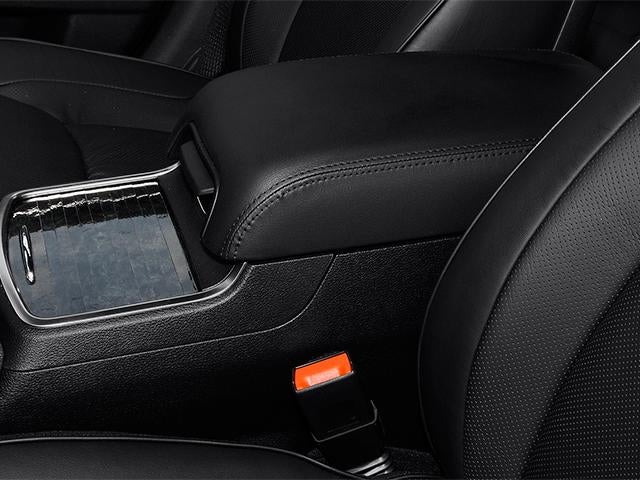 2013 Chrysler 300 4dr Sdn RWD
