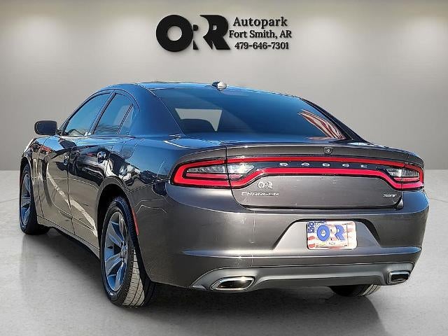 2017 Dodge Charger SXT RWD
