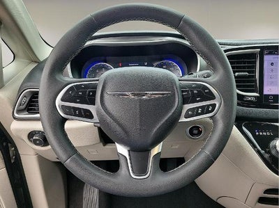 2023 Chrysler Pacifica Touring L FWD