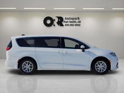 2023 Chrysler Pacifica Touring L FWD