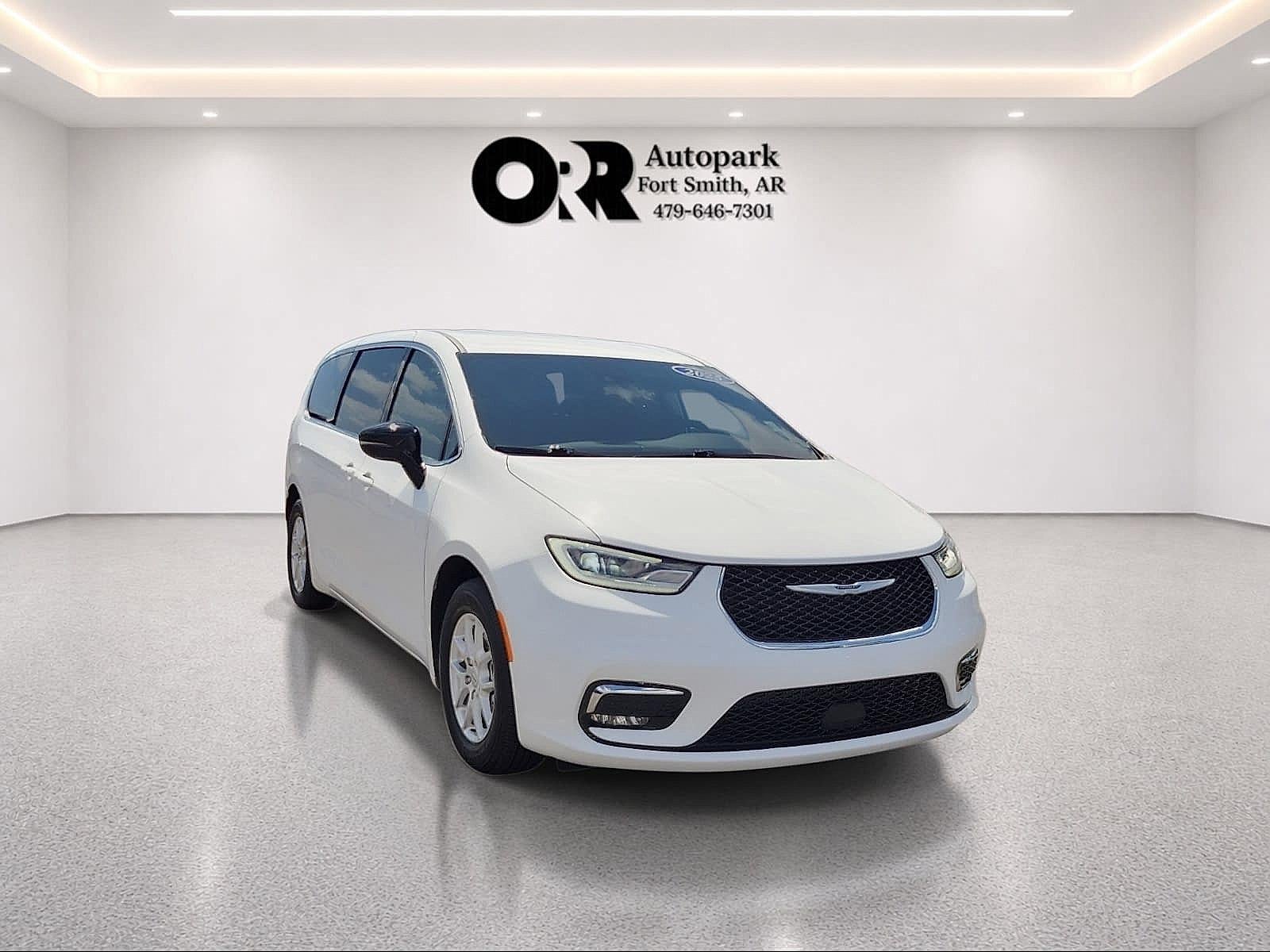 2025 Chrysler Pacifica Select FWD