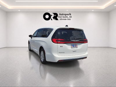 2025 Chrysler Pacifica Select FWD