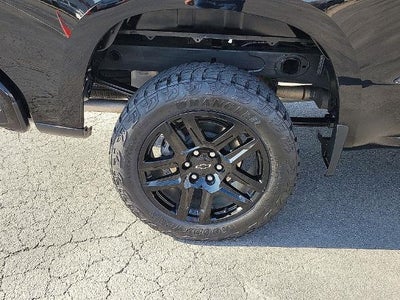 2022 Chevrolet Silverado 1500 Crew Cab Short Box 4-Wheel Drive Custom Trail Boss