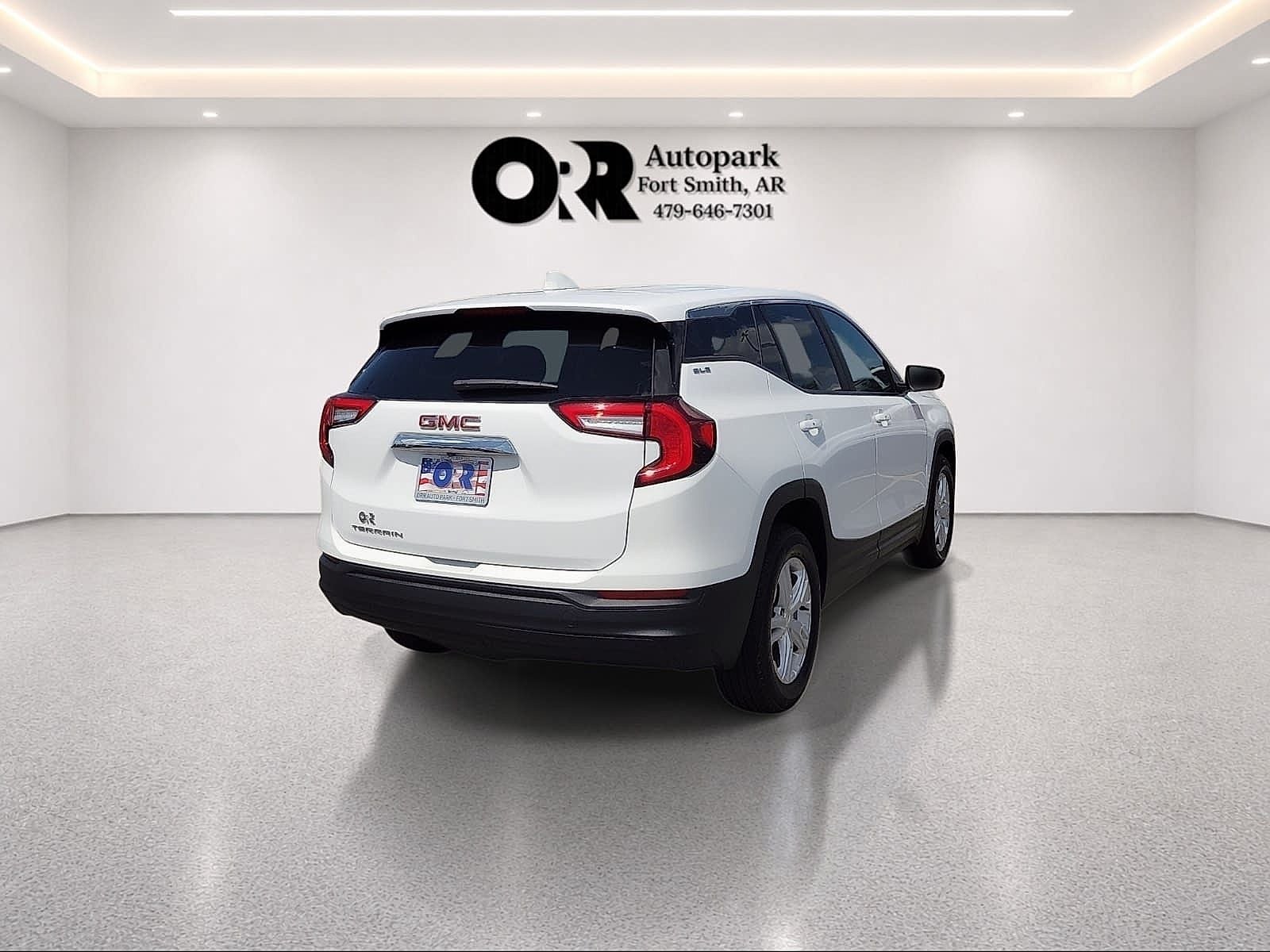 2024 GMC Terrain FWD 4dr SLE