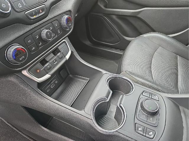 2023 GMC Terrain FWD 4dr SLT