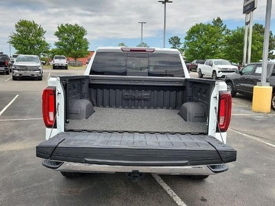 2022 GMC Sierra 1500 Crew Cab Short Box 4-Wheel Drive SLT